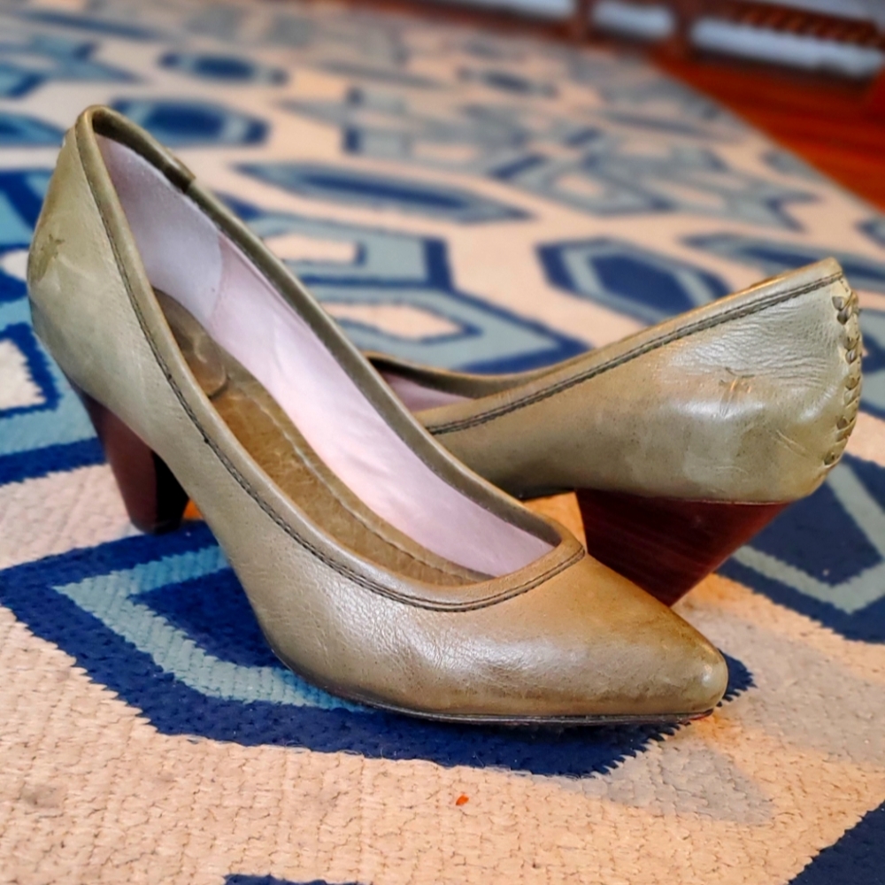 Frye olive  green heels leather